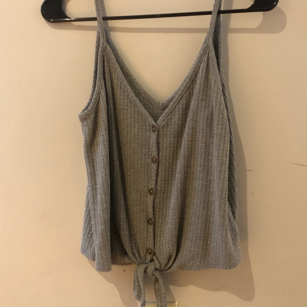 Cropped button tank